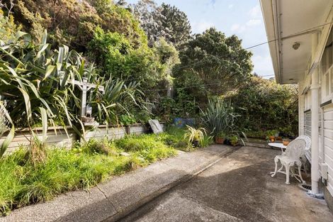 Photo of property in Regency Flats, 6/29-45 Miramar North Road, Miramar, Wellington, 6022