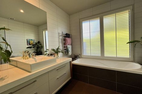 Photo of property in 1 Buckler Court, Jacks Point, Queenstown, 9371