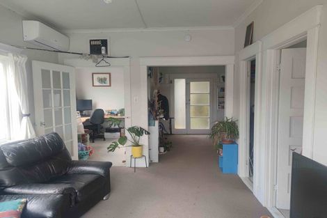 Photo of property in 2 Milne Terrace, Island Bay, Wellington, 6023