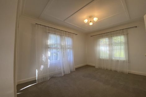 Photo of property in 9 Hillside Crescent South, Leigh, Auckland, 0985