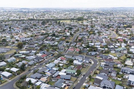 Photo of property in 23 Kemble Close, Mangere, Auckland, 2022