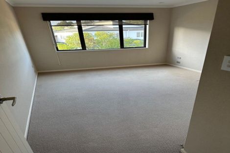 Photo of property in 5 Gibbston Crescent, Flat Bush, Auckland, 2016