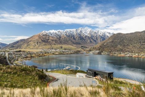 Photo of property in 2 Lynch Lane, Queenstown Hill, 9300