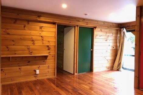 Photo of property in 25 Emlyn Place, Torbay, Auckland, 0630