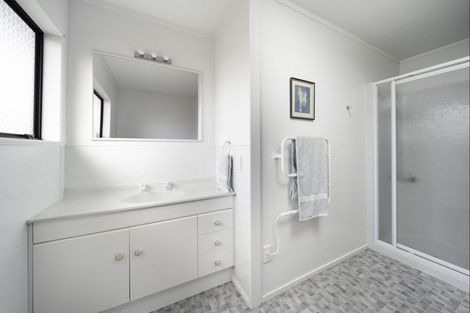 Photo of property in 2/108 Western Hills Drive, Kensington, Whangarei, 0112