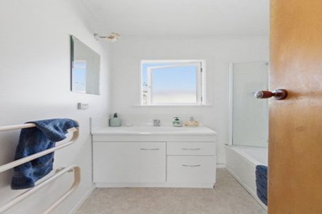 Photo of property in 278 Mangorei Road, Merrilands, New Plymouth, 4312