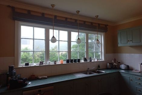 Photo of property in 7 Griffiths Grove, Newlands, Wellington, 6037