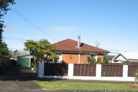 Photo of property in 18 Halsey Road, Manurewa, Auckland, 2102