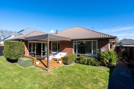 Photo of property in 2/14 Bentley Street, Russley, Christchurch, 8042