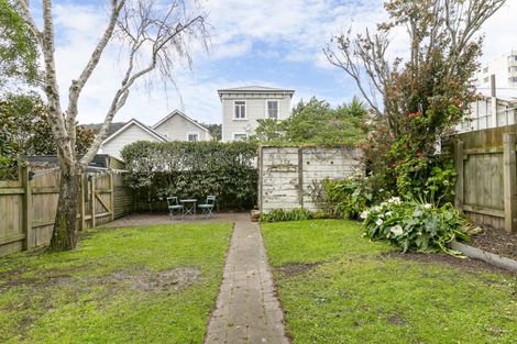Photo of property in 8 Moir Street, Mount Victoria, Wellington, 6011