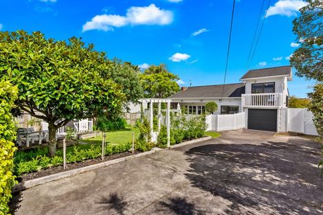 Photo of property in 44 Gulf View Road, Murrays Bay, Auckland, 0630