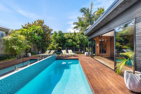 Photo of property in 21 Regina Street, Westmere, Auckland, 1022