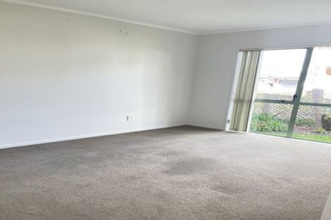 Photo of property in 38 Harbour Lights Close, West Harbour, Auckland, 0618