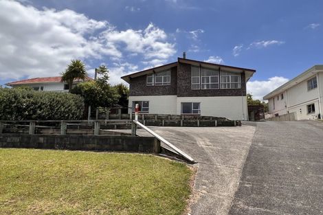 Photo of property in 86 Rosario Crescent, Red Beach, 0932