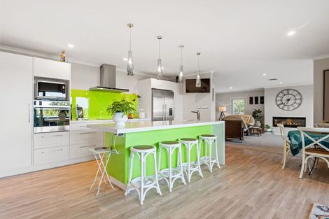 Photo of property in 21 Laguna Place, Matakatia, Whangaparaoa, 0930