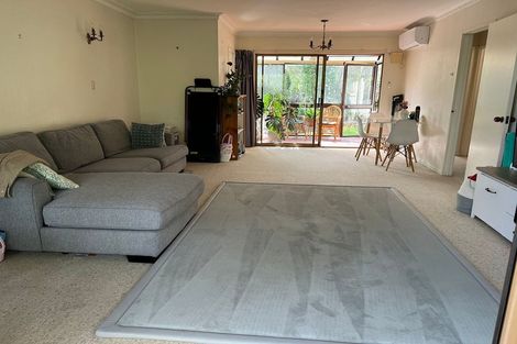 Photo of property in 1/72 Evelyn Road, Cockle Bay, Auckland, 2014