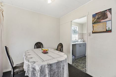 Photo of property in 76 Hindmarsh Street, Henderson, Auckland, 0612