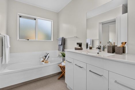 Photo of property in 32 Wainui Road, Raglan, 3225