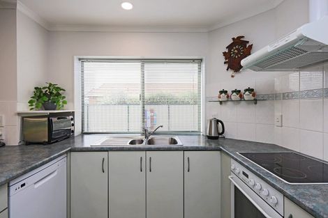 Photo of property in 3 Aintree Place, Taradale, Napier, 4112