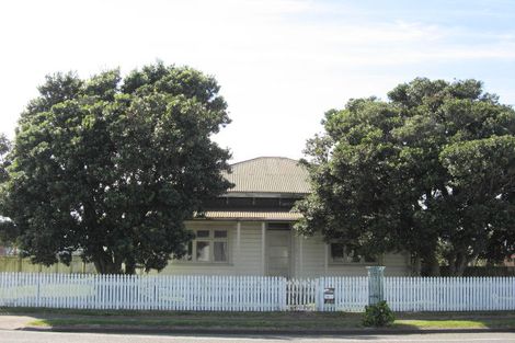 Photo of property in 18 Cornfoot Street, Castlecliff, Whanganui, 4501