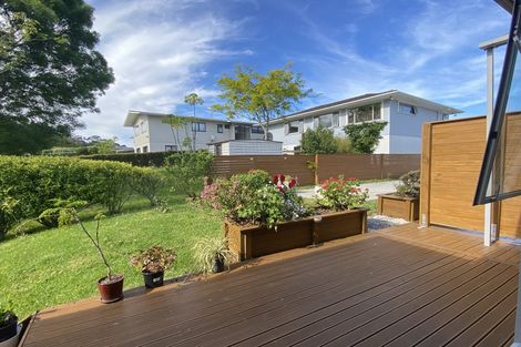 Photo of property in 17a Knightsbridge Drive, Forrest Hill, Auckland, 0620