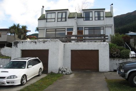 Photo of property in 8a Wynyard Crescent, Fernhill, Queenstown, 9300