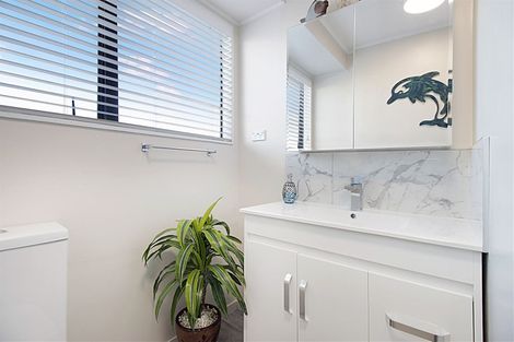 Photo of property in 1/229 Waitemata Drive, Ranui, Auckland, 0612