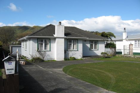 Photo of property in 154 Wellington Road, Wainuiomata, Lower Hutt, 5014