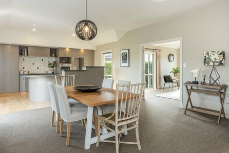 Photo of property in 35 Brooklands Drive, Havelock North, 4130