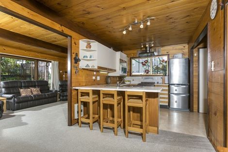 Photo of property in 36 Awaruku Road, Torbay, Auckland, 0630