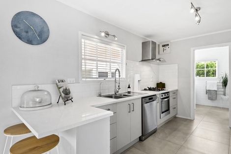 Photo of property in 2/4 Coronation Street, Belmont, Auckland, 0622