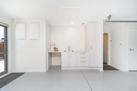 Photo of property in 2 Seddon Street, Takaro, Palmerston North, 4412