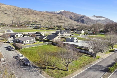 Photo of property in 14 Old Station Avenue, Wanaka, 9305