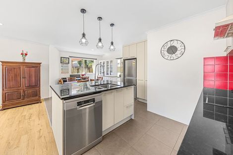 Photo of property in 33 Gala Place, Henderson, Auckland, 0612