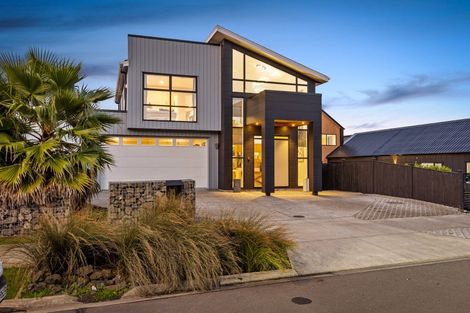 Photo of property in 28 Tai Crescent, Hobsonville, Auckland, 0616