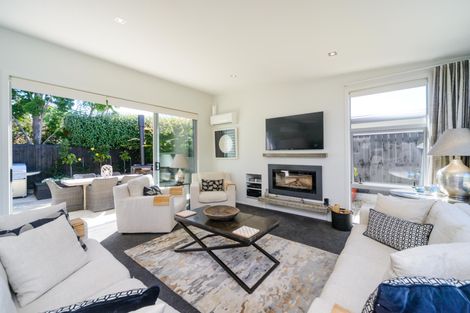 Photo of property in 16a Hardie Street, Hokowhitu, Palmerston North, 4410