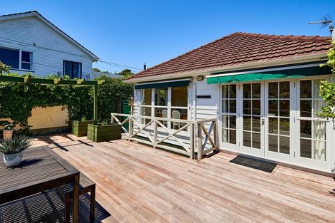 Photo of property in 196 Karori Road, Karori, Wellington, 6012