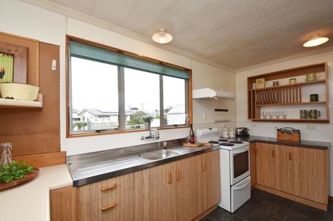 Photo of property in 1 Ferry Road, Tuatapere, 9620