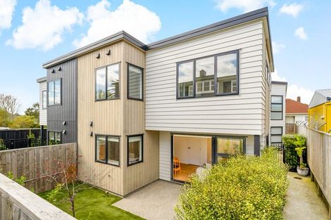 Photo of property in 1092a Great North Road, Point Chevalier, Auckland, 1022