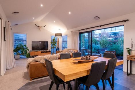 Photo of property in 3 Brodie Avenue, Arrowtown, 9302