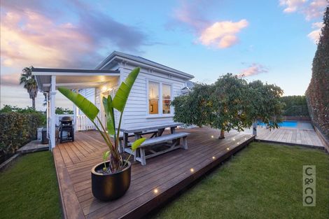 Photo of property in 25 George Street, Riverhead, 0820