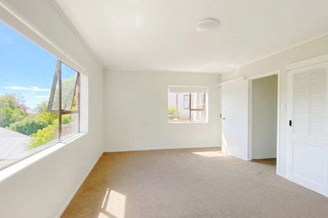 Photo of property in 2 Eastglen Road, Glen Eden, Auckland, 0602