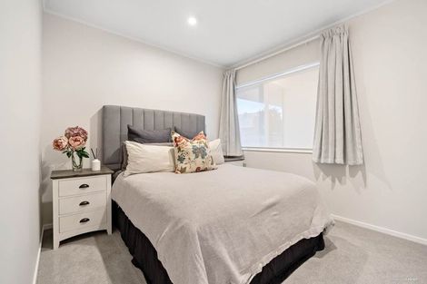 Photo of property in 1/14 Kallaroo Place, Botany Downs, Auckland, 2010