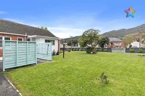 Photo of property in 114 Waddington Drive, Naenae, Lower Hutt, 5011