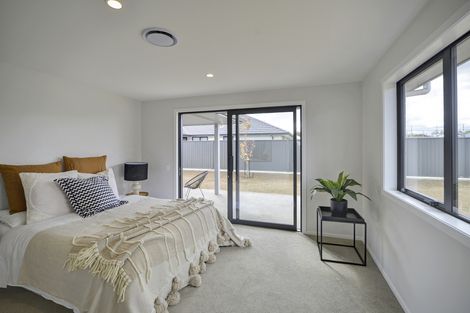 Photo of property in 14 Hereford Drive, Carterton, 5713