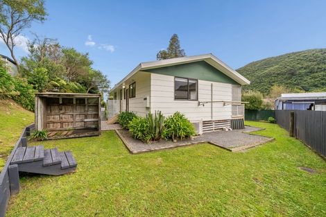 Photo of property in 2a Pokaka Street, Birchville, Upper Hutt, 5018