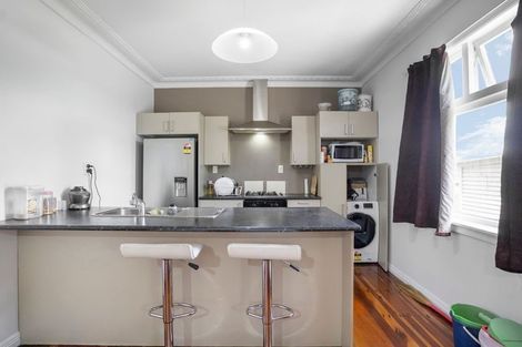 Photo of property in 3 Pleasant Road, Glen Eden, Auckland, 0602
