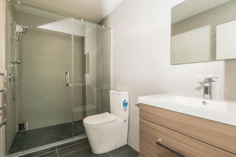 Photo of property in 21 Eastview Road, Glen Innes, Auckland, 1072