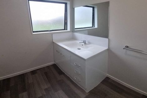 Photo of property in 1/11 Blackgate Place, Weymouth, Auckland, 2103