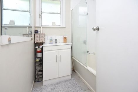 Photo of property in 98 Mahia Road, Manurewa, Auckland, 2102